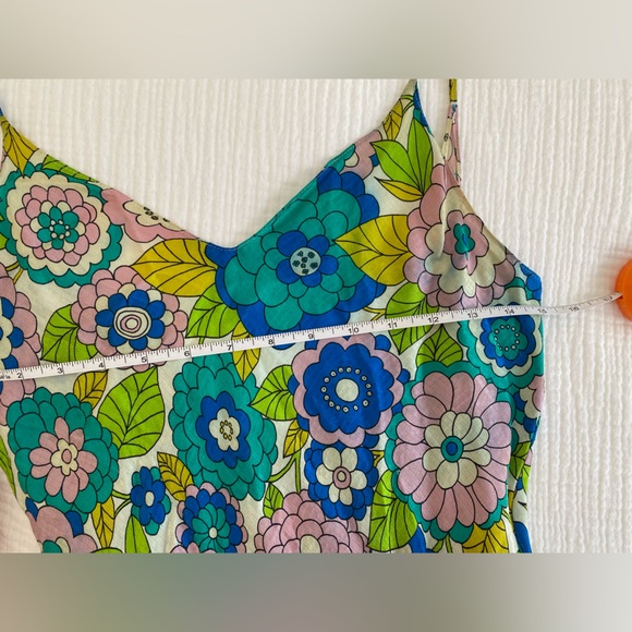 Vintage silk Dress with V-Neck - Picture 2 of 4